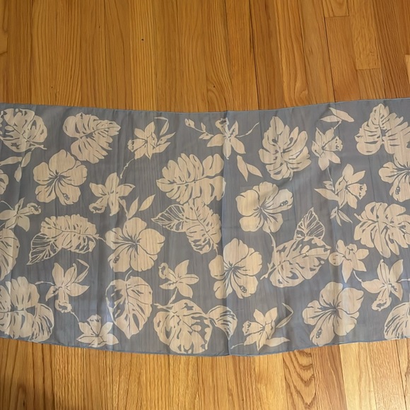 Ralph Lauren Blue White Sheer Hawaiian Floral Print Sarong NWT - Picture 2 of 4